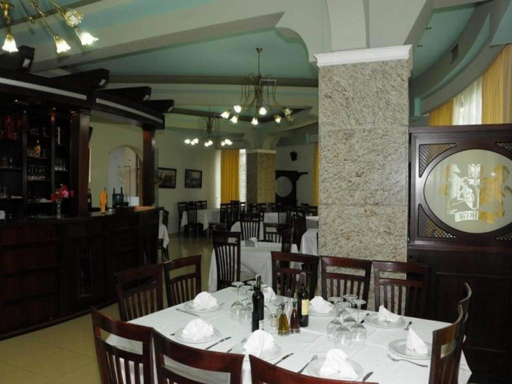 Hotel George 코르처 외부 사진