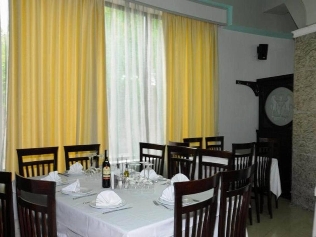 Hotel George 코르처 외부 사진
