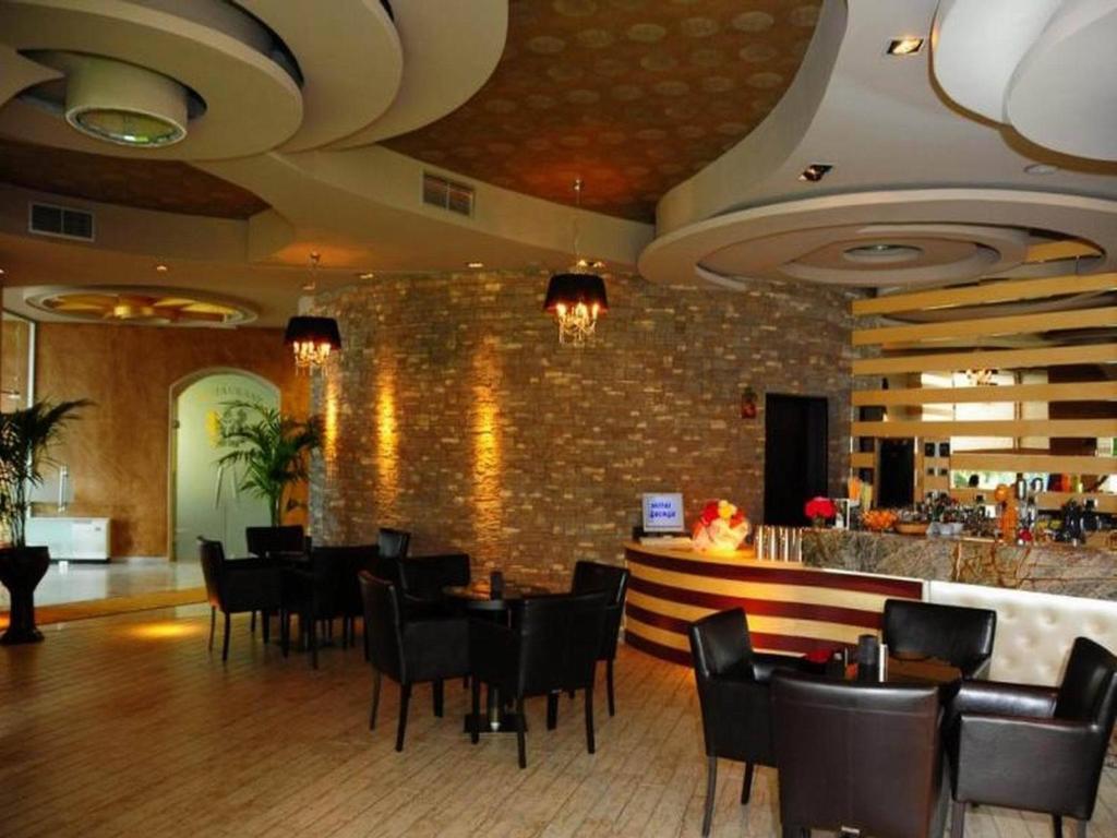 Hotel George 코르처 외부 사진
